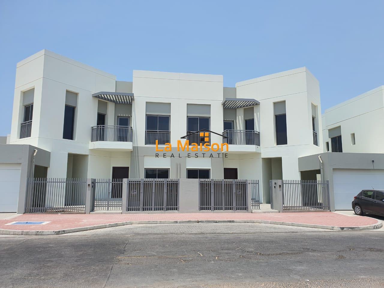 Modern 5bhk villa with privet garden rent is 500K