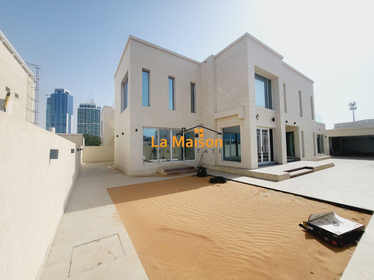 super outstanding 5bedroom villa in al sufouh rent is 1m