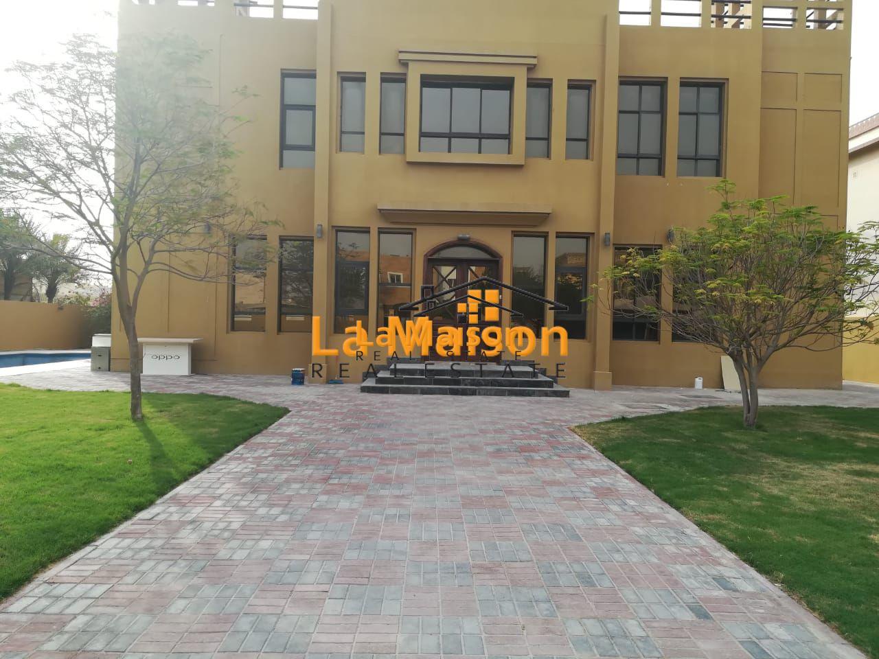 Compound 5bhk villa in jumeirah 1 rent is 450k Compound 5bhk villa in jumeirah 1 rent is 450k