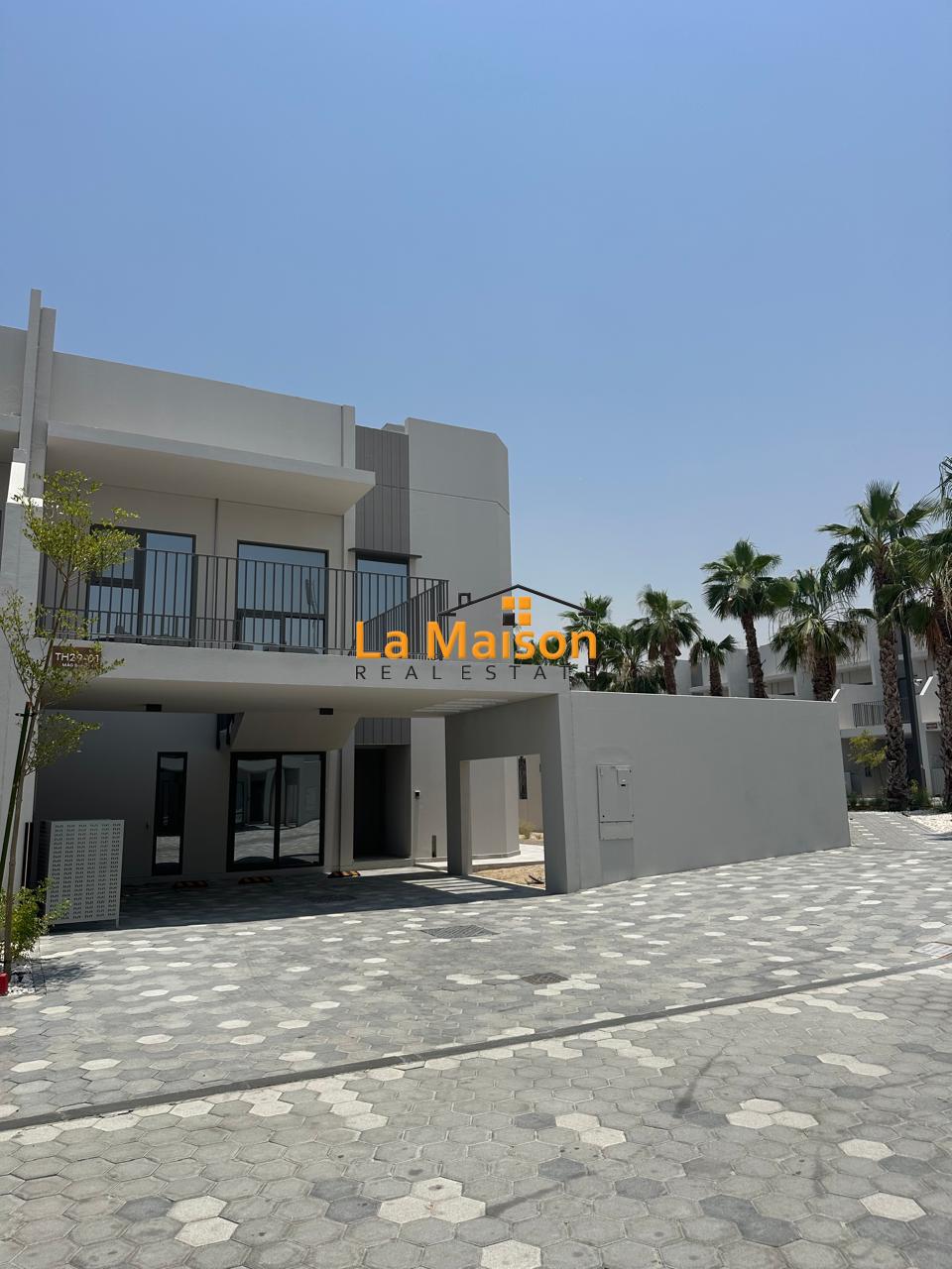 4bedroom villa in district 7 price  330k