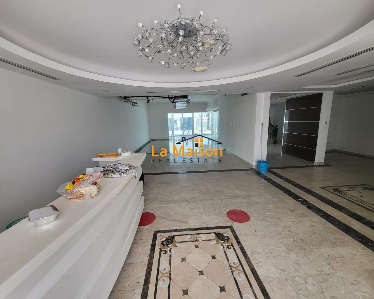 commercial villa in umm Suqeim First rent is 2m commercial villa in umm Suqeim First rent is 2m