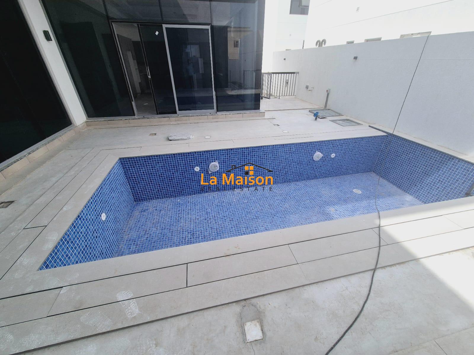 semi compound 5bedroom villa in manara rent is 700k semi compound 5bedroom villa in manara rent is 700k