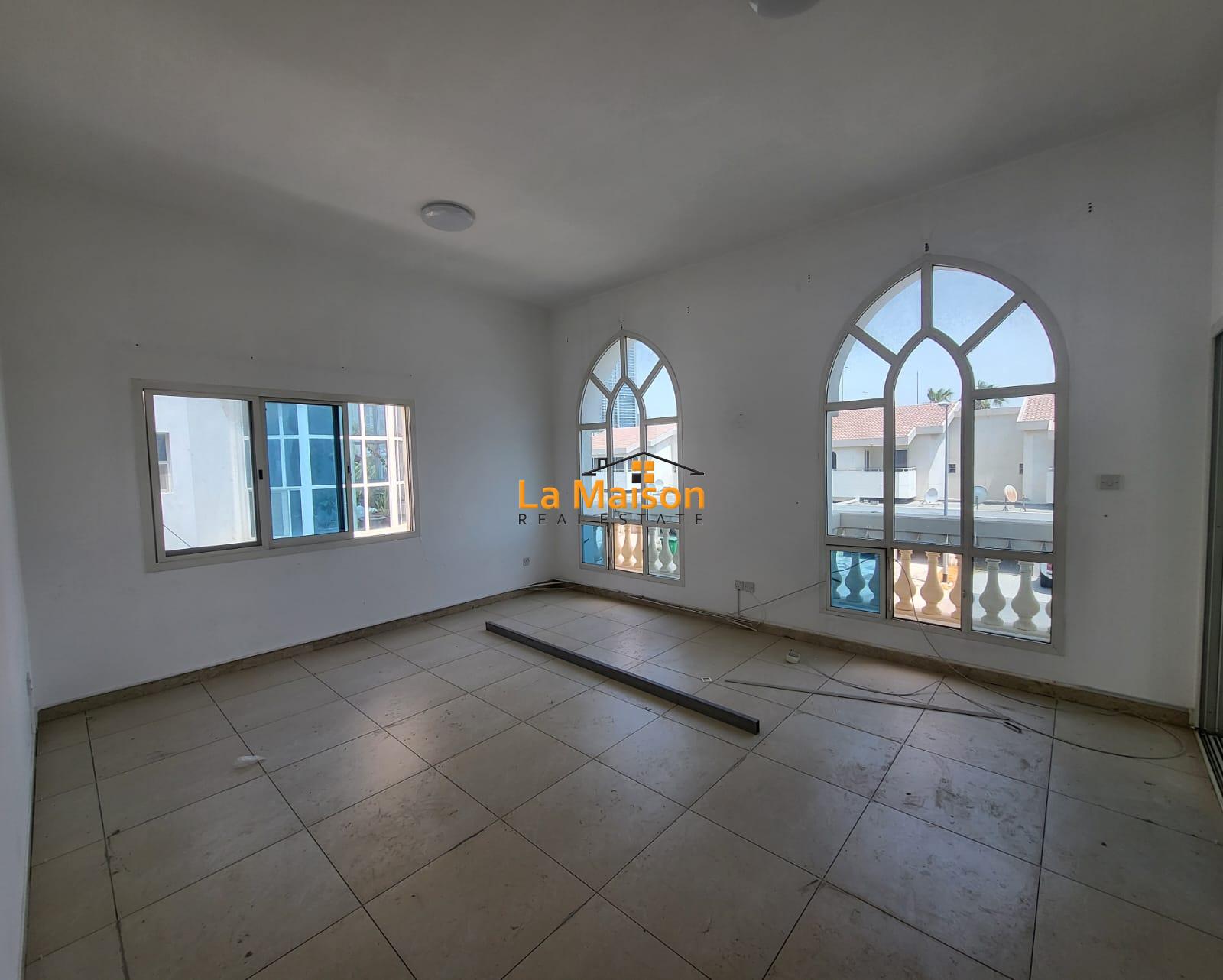 semi compound 4bhk villa in safa 2 rent is 300k semi compound 4bhk villa in safa 2 rent is 300k