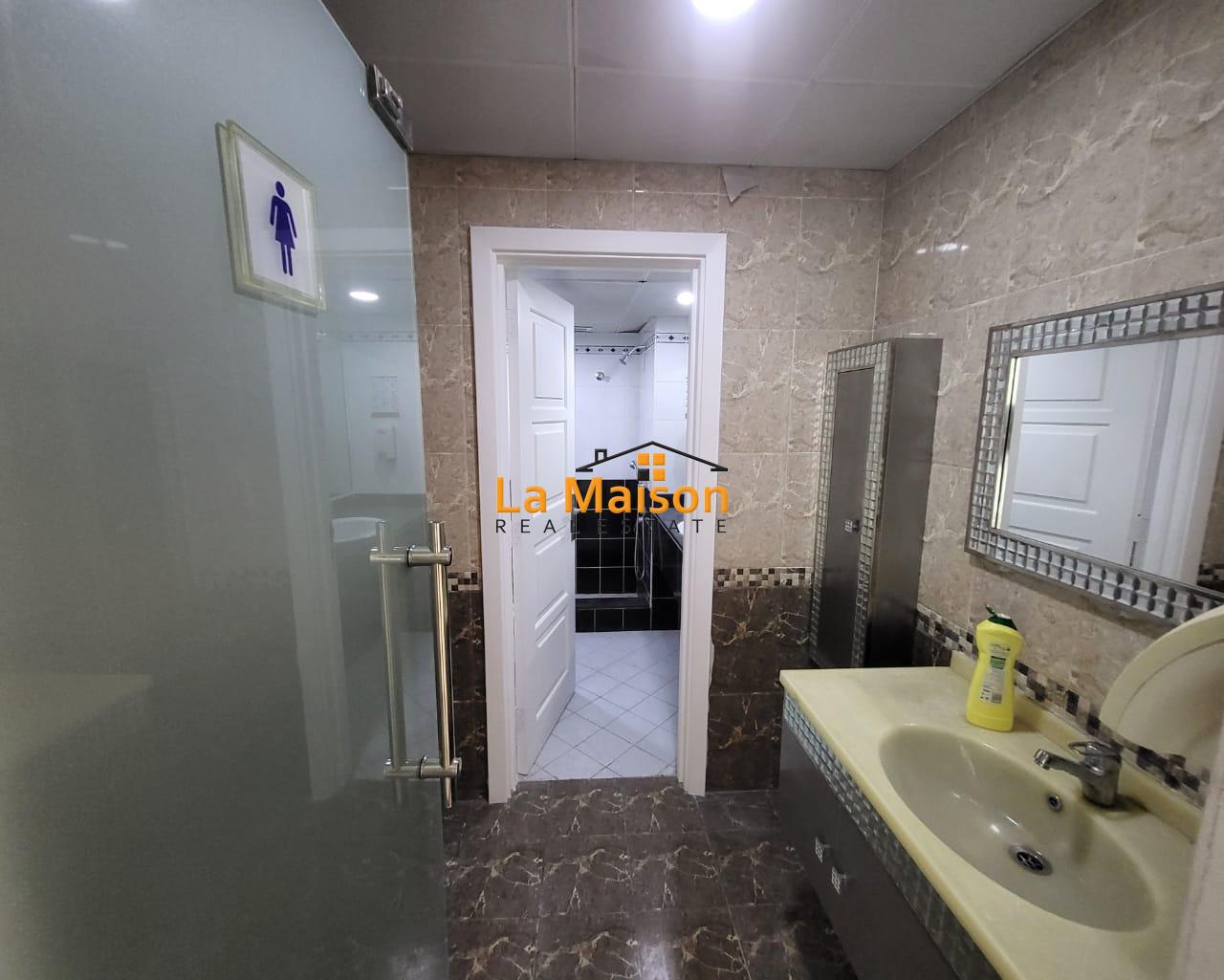 commercial villa in umm Suqeim First rent is 2m commercial villa in umm Suqeim First rent is 2m