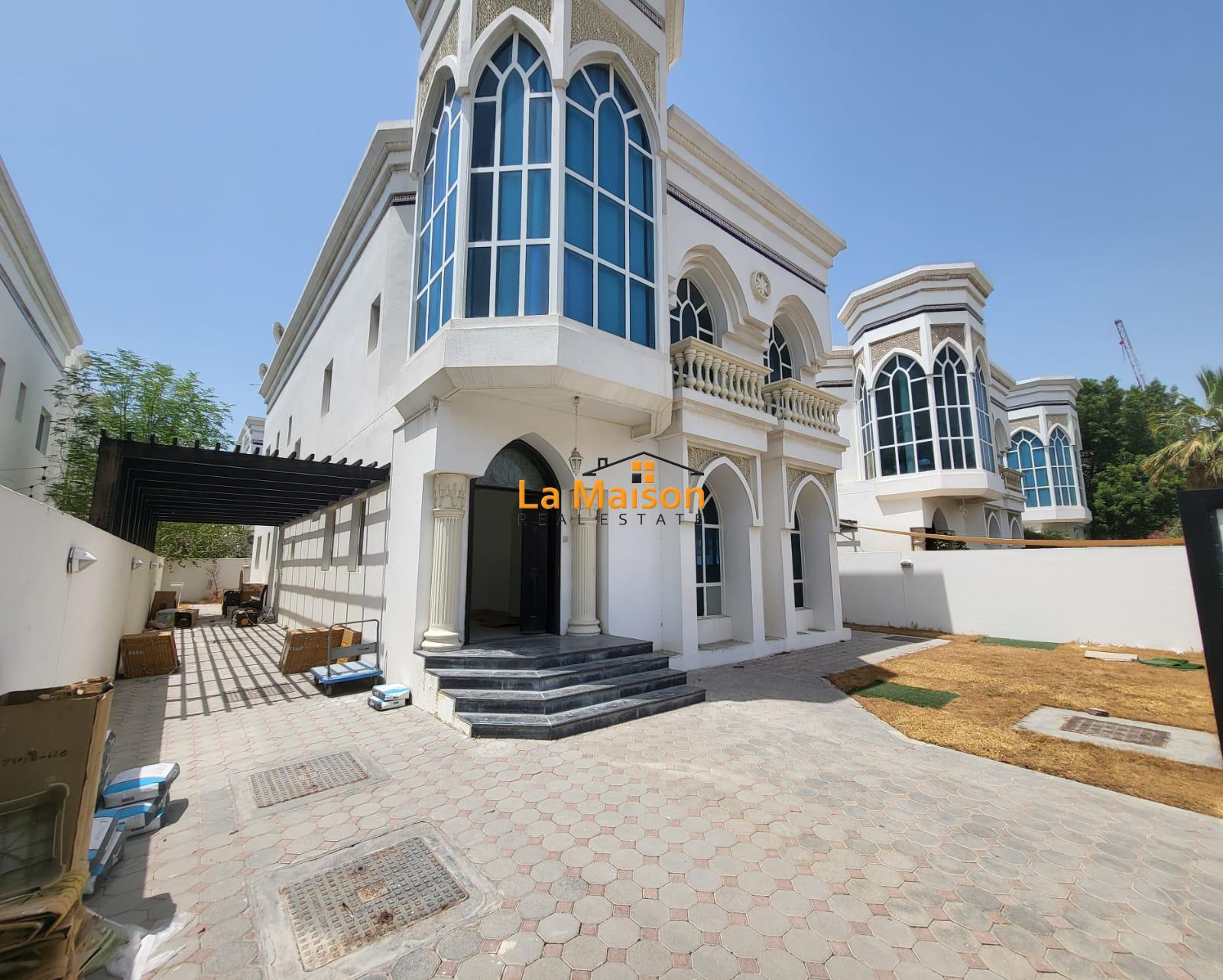 semi compound 4bhk villa in safa 2 rent is 300k semi compound 4bhk villa in safa 2 rent is 300k