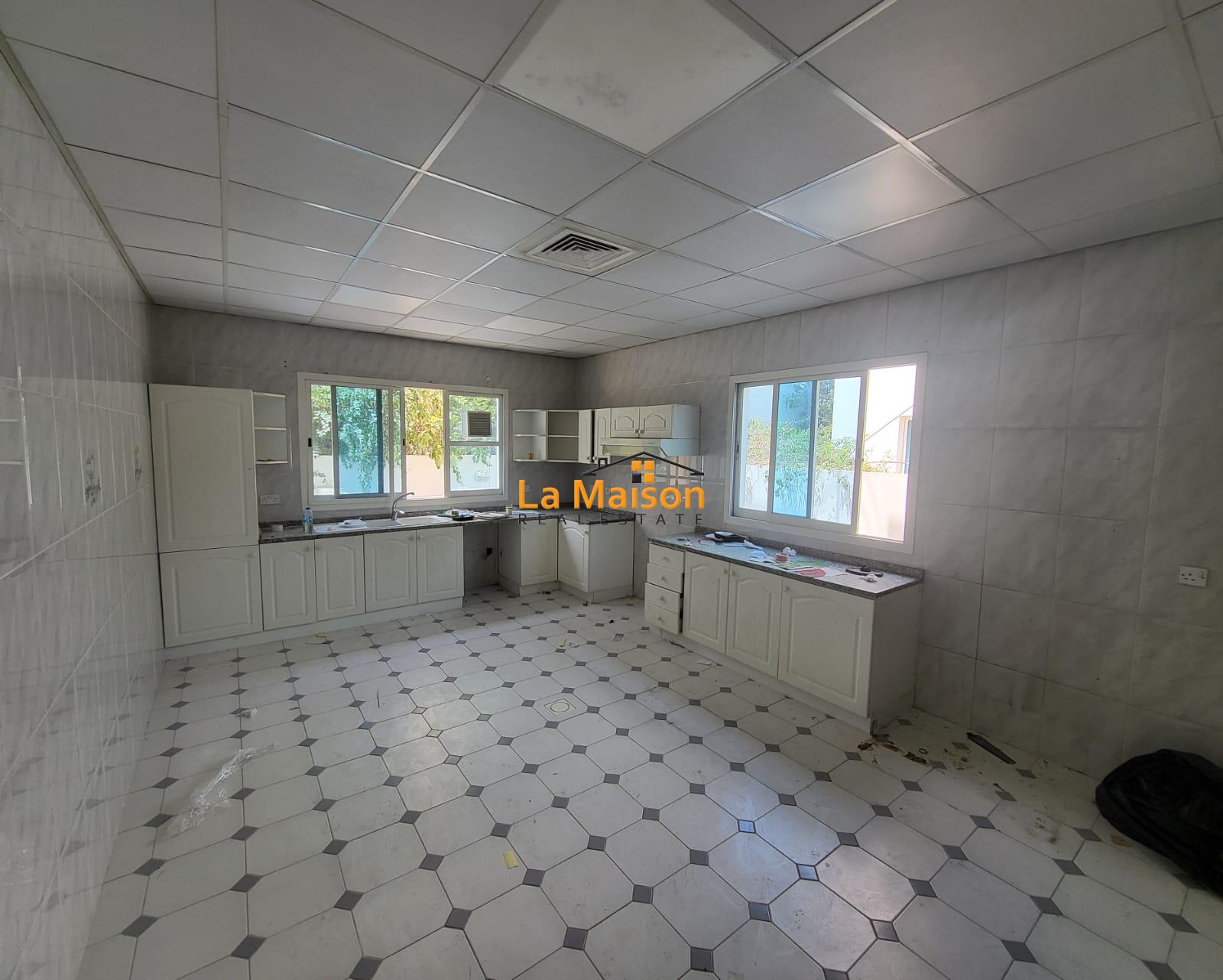 semi compound 4bhk villa in safa 2 rent is 300k semi compound 4bhk villa in safa 2 rent is 300k