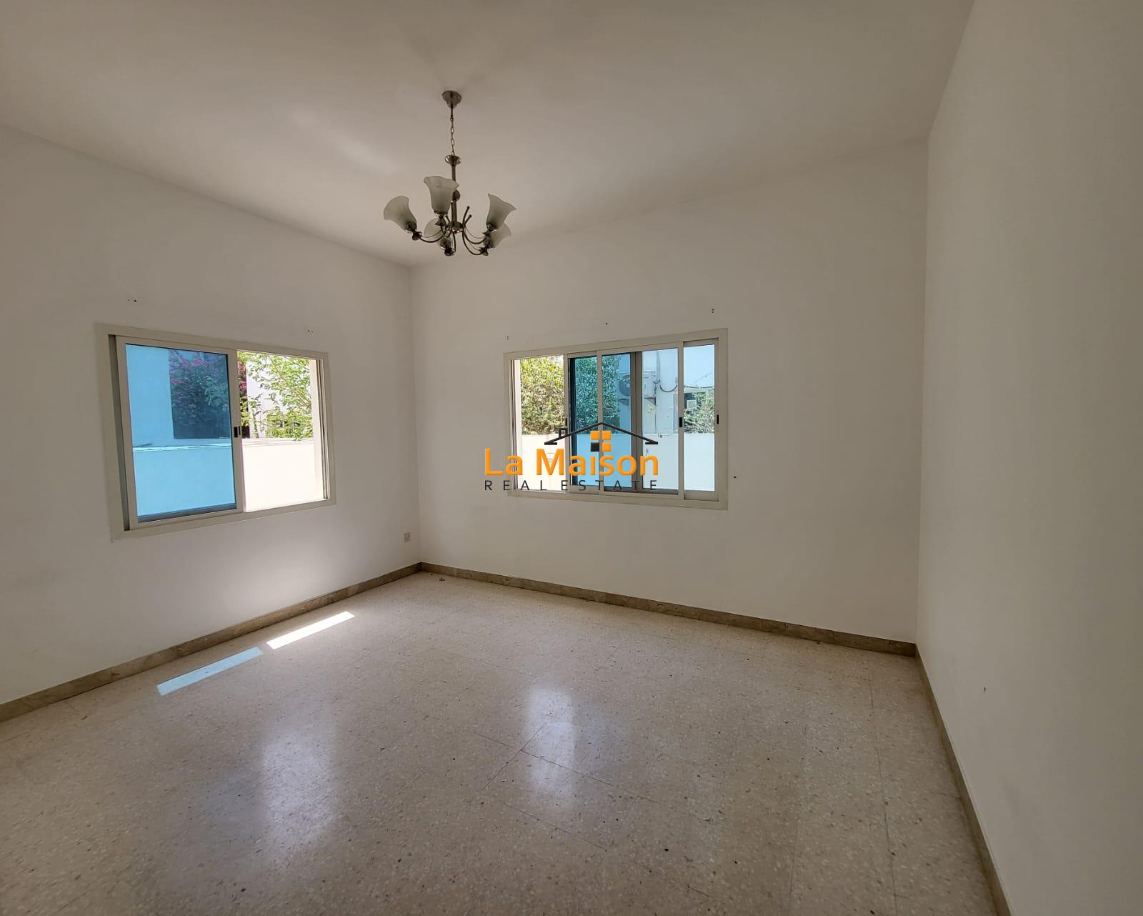 semi compound 4bhk villa in safa 2 rent is 300k semi compound 4bhk villa in safa 2 rent is 300k